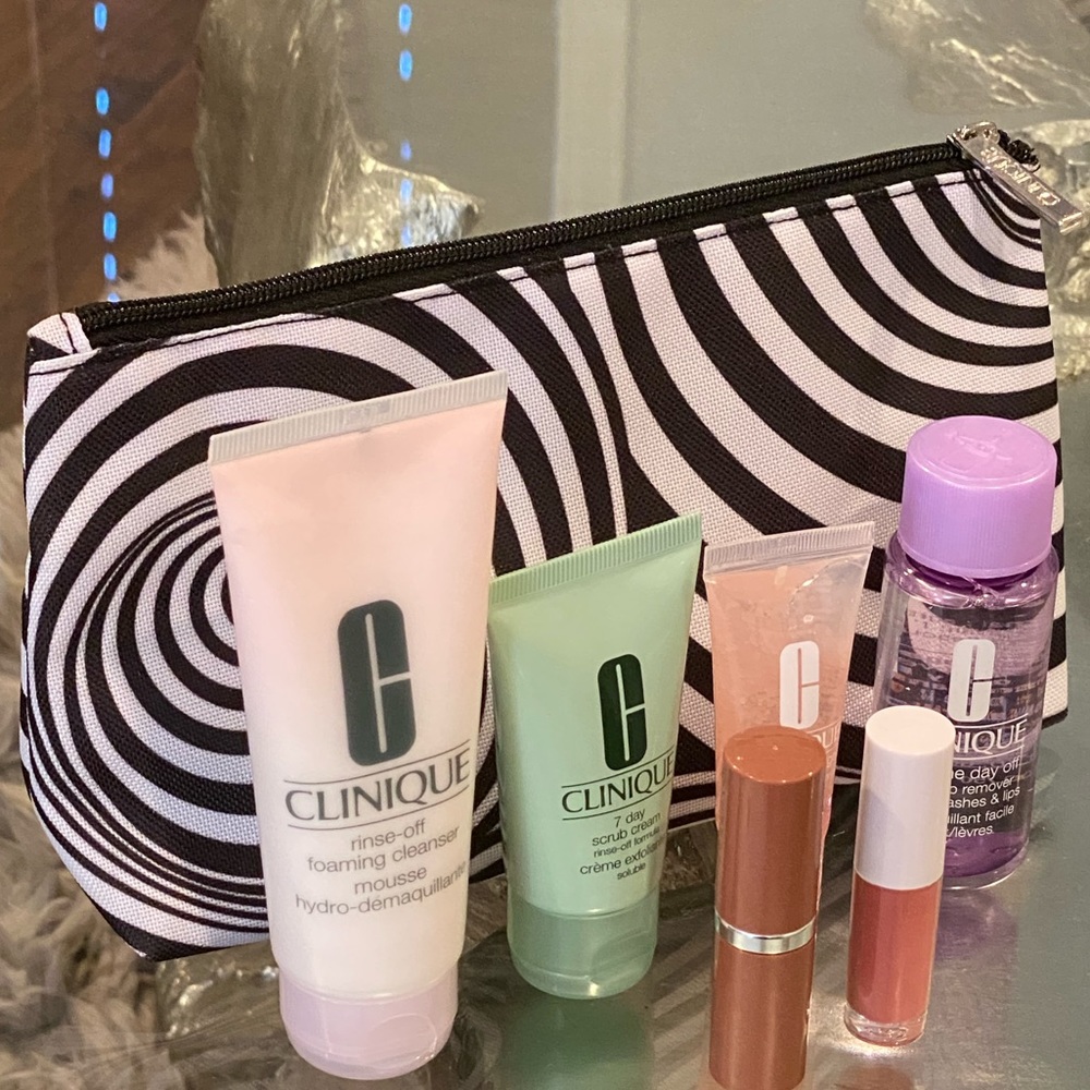 NWOT: CLINIQUE: 7 piece Gift Set